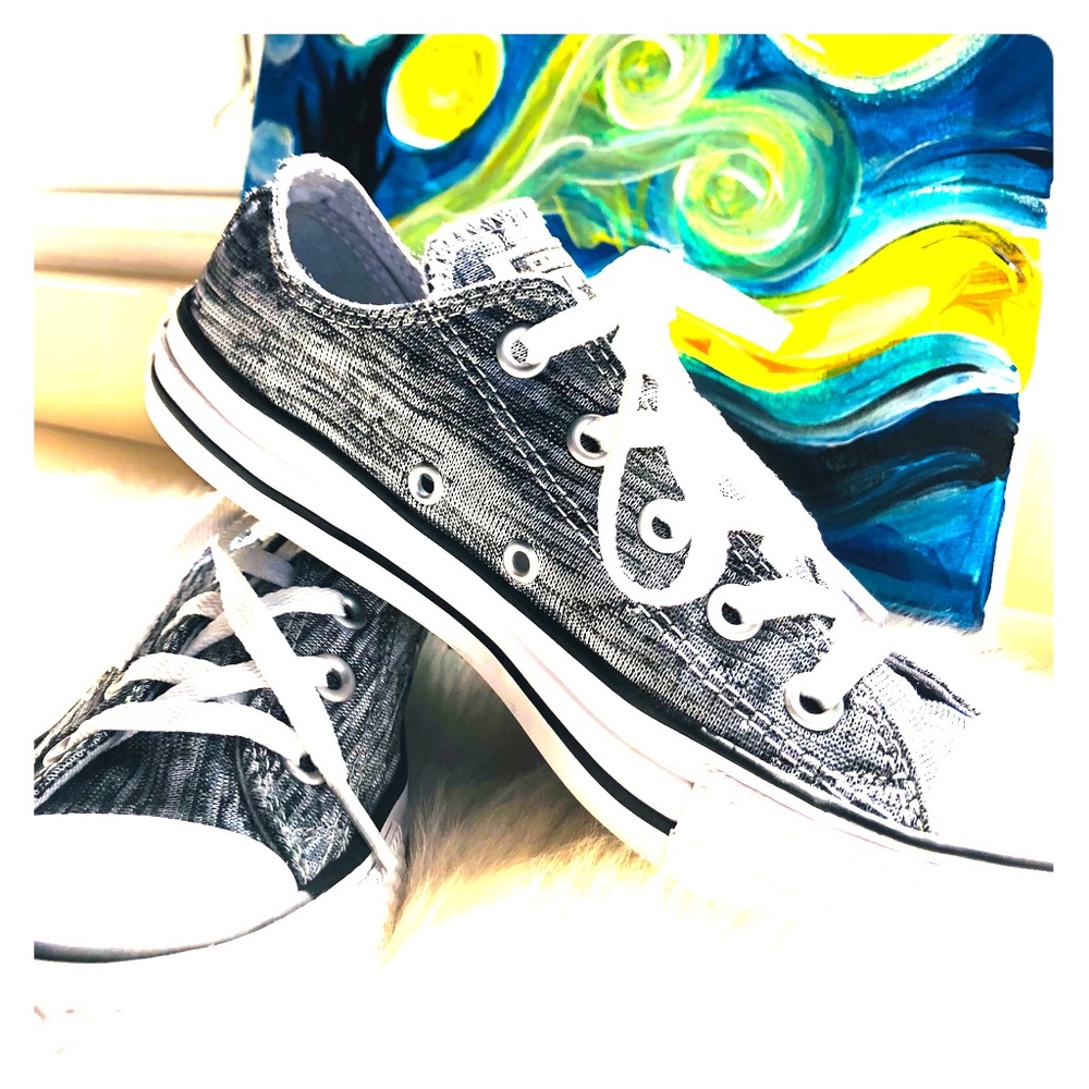 Women’s 6 (4) silver/grey converse shoe. VGUC.